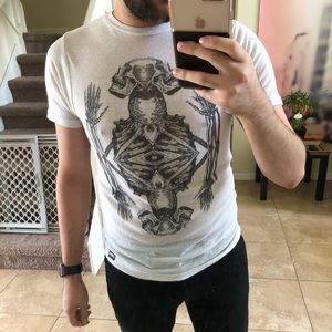 Skull praying graphic tee (UO)